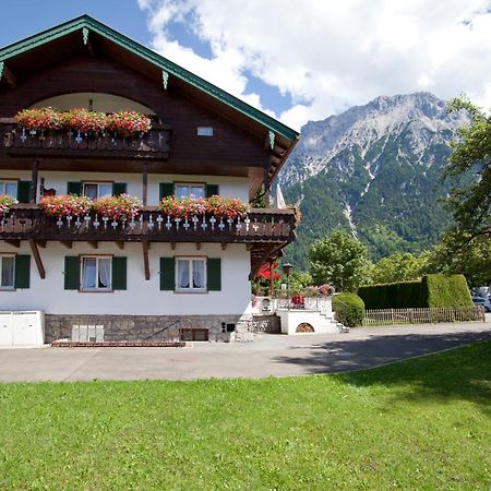 Gastehaus Sonnenheim Hotel Mittenwald Bagian luar foto