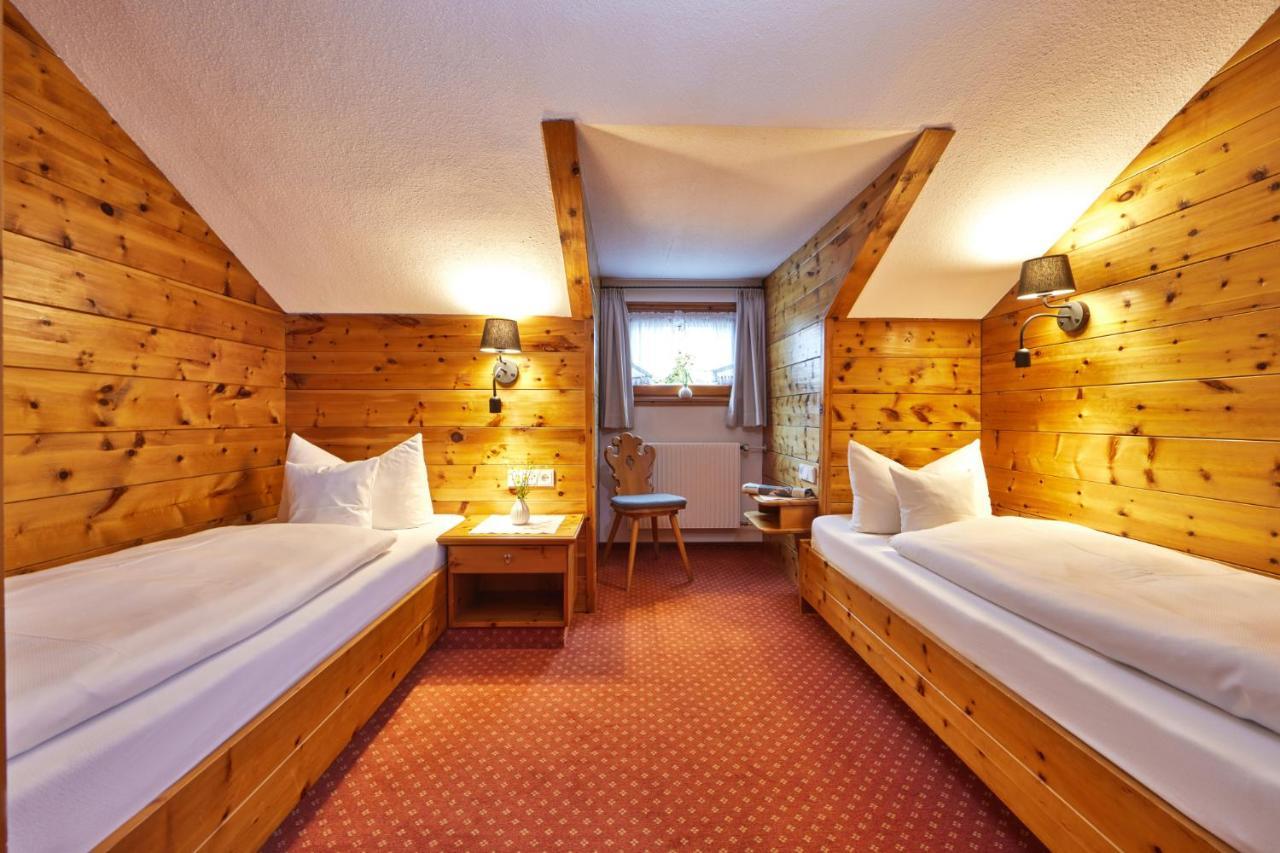 Gaestehaus Sonnenheim Mittenwald Bagian luar foto