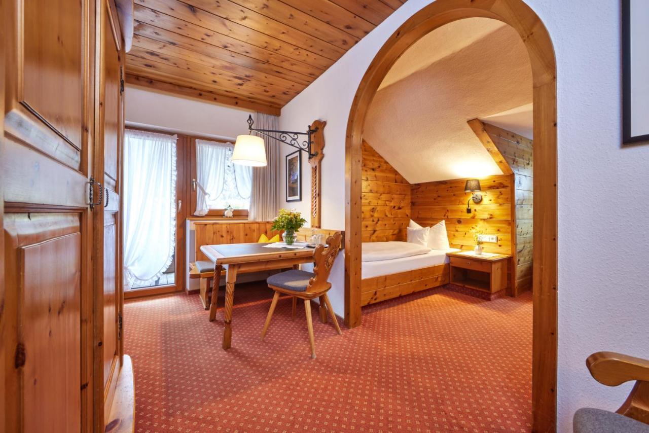 Gaestehaus Sonnenheim Mittenwald Bagian luar foto