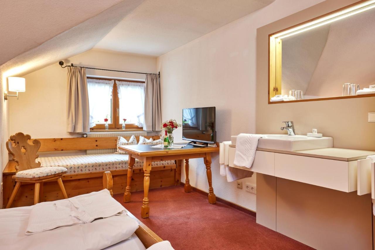Gaestehaus Sonnenheim Mittenwald Bagian luar foto