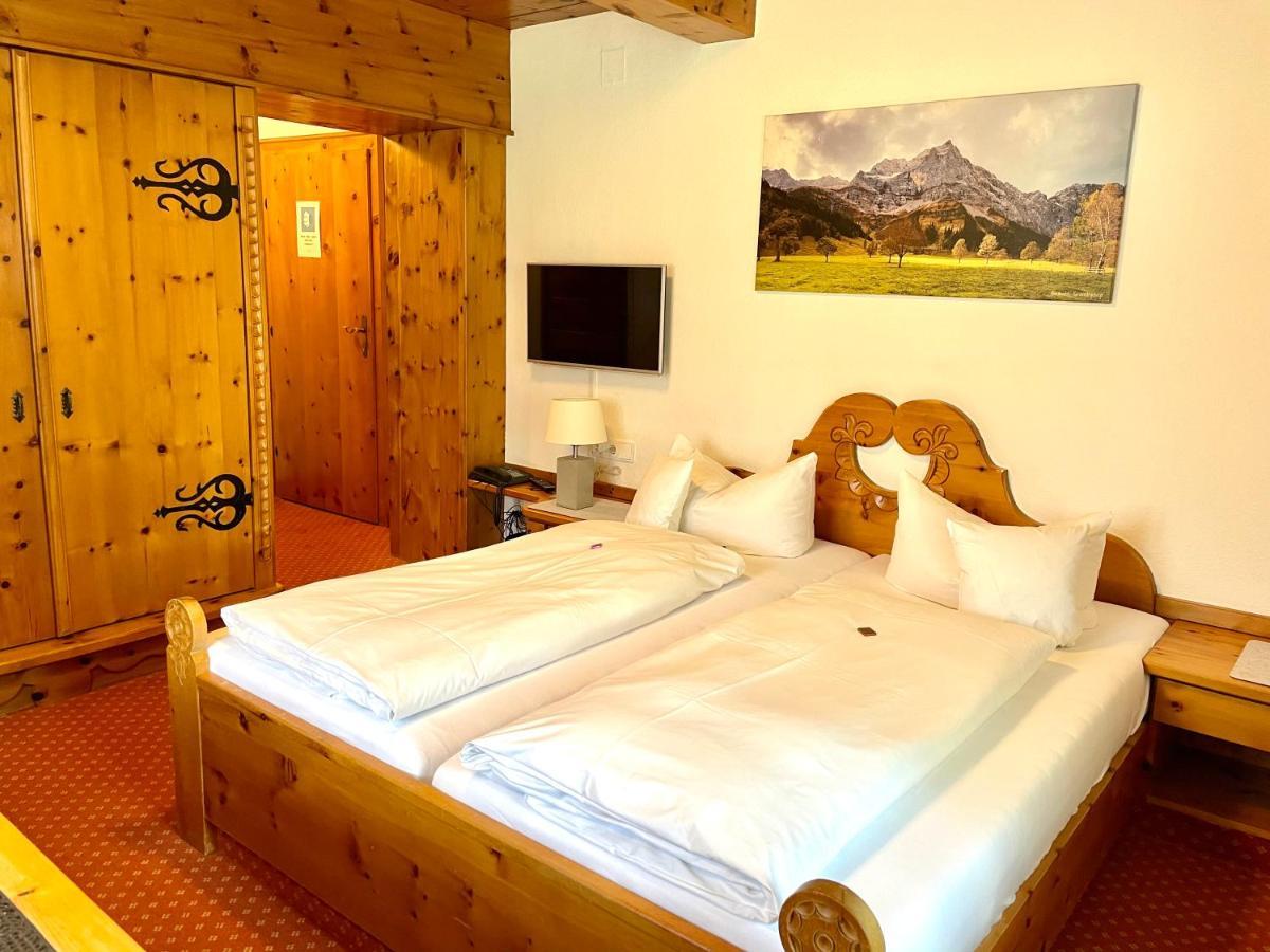 Gaestehaus Sonnenheim Mittenwald Bagian luar foto