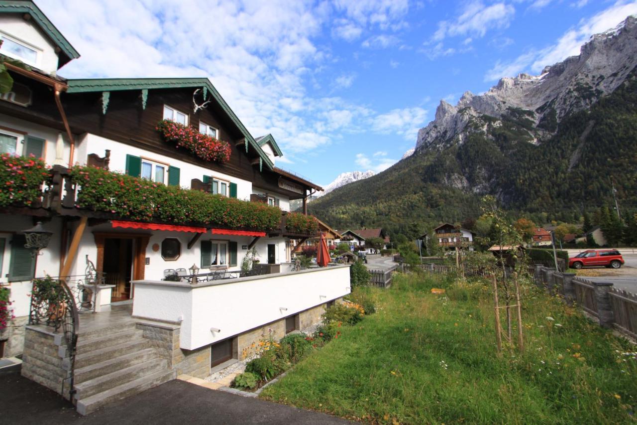 Gastehaus Sonnenheim Hotel Mittenwald Bagian luar foto