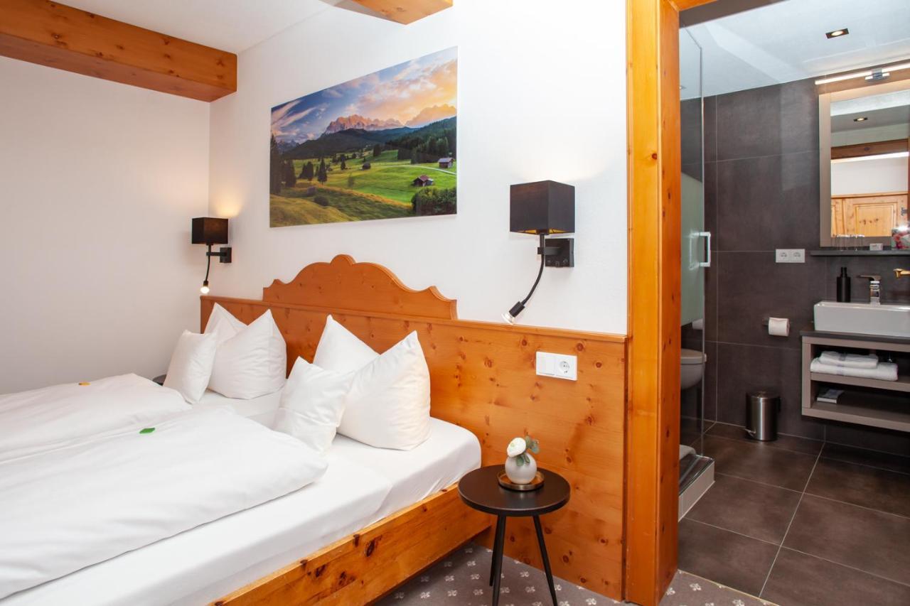 Gaestehaus Sonnenheim Mittenwald Bagian luar foto
