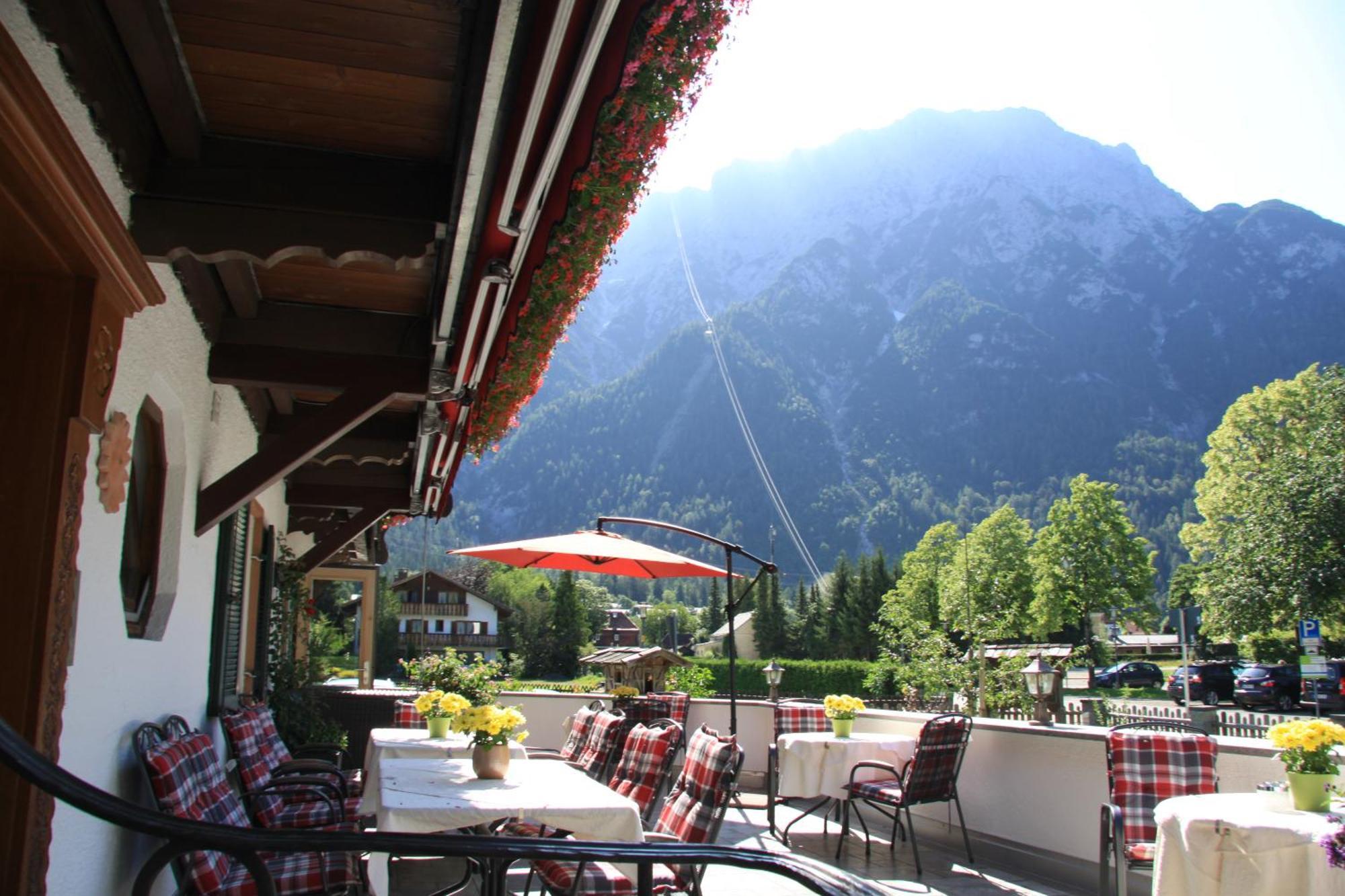 Gastehaus Sonnenheim Hotel Mittenwald Bagian luar foto