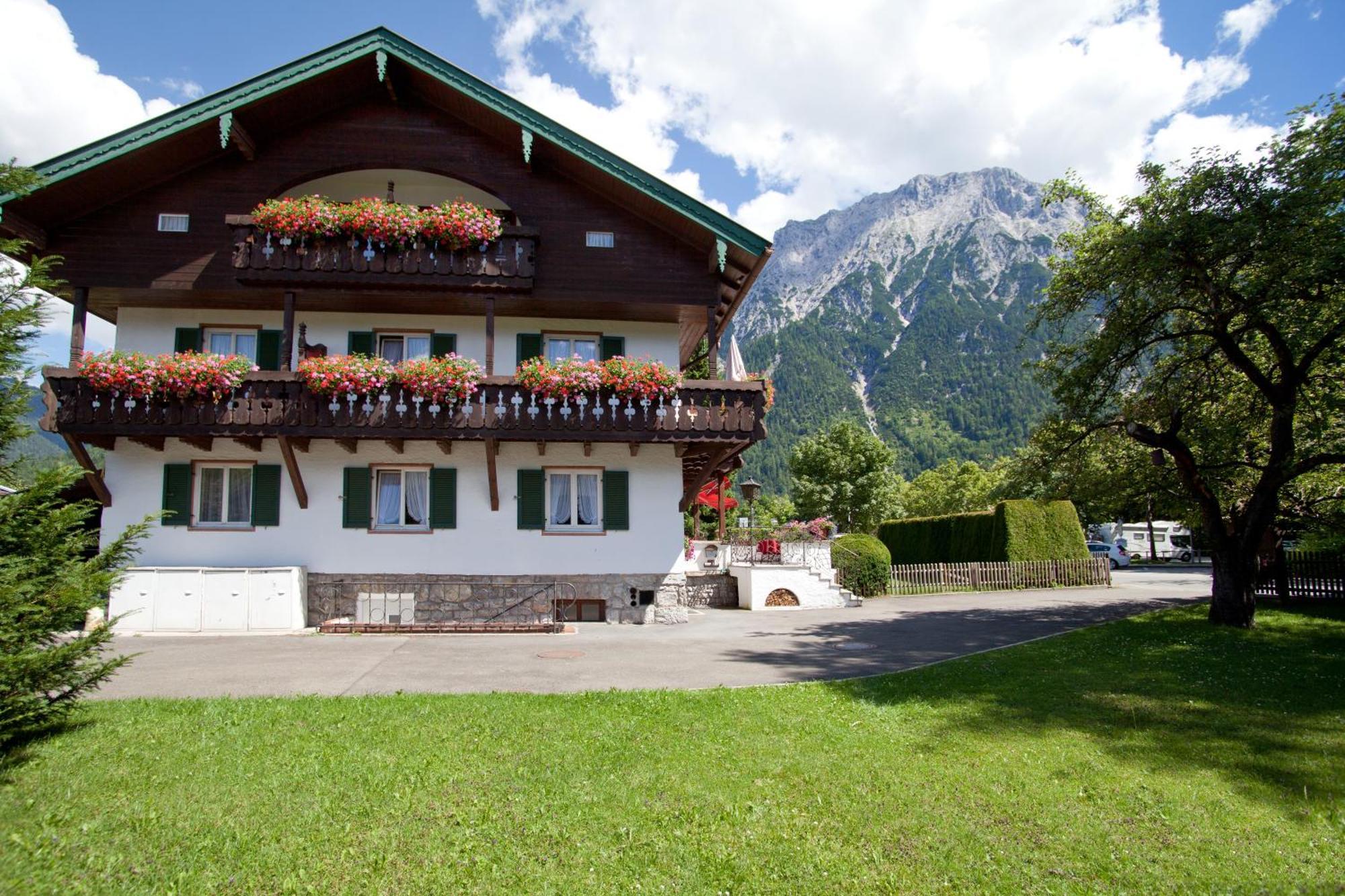 Gastehaus Sonnenheim Hotel Mittenwald Bagian luar foto